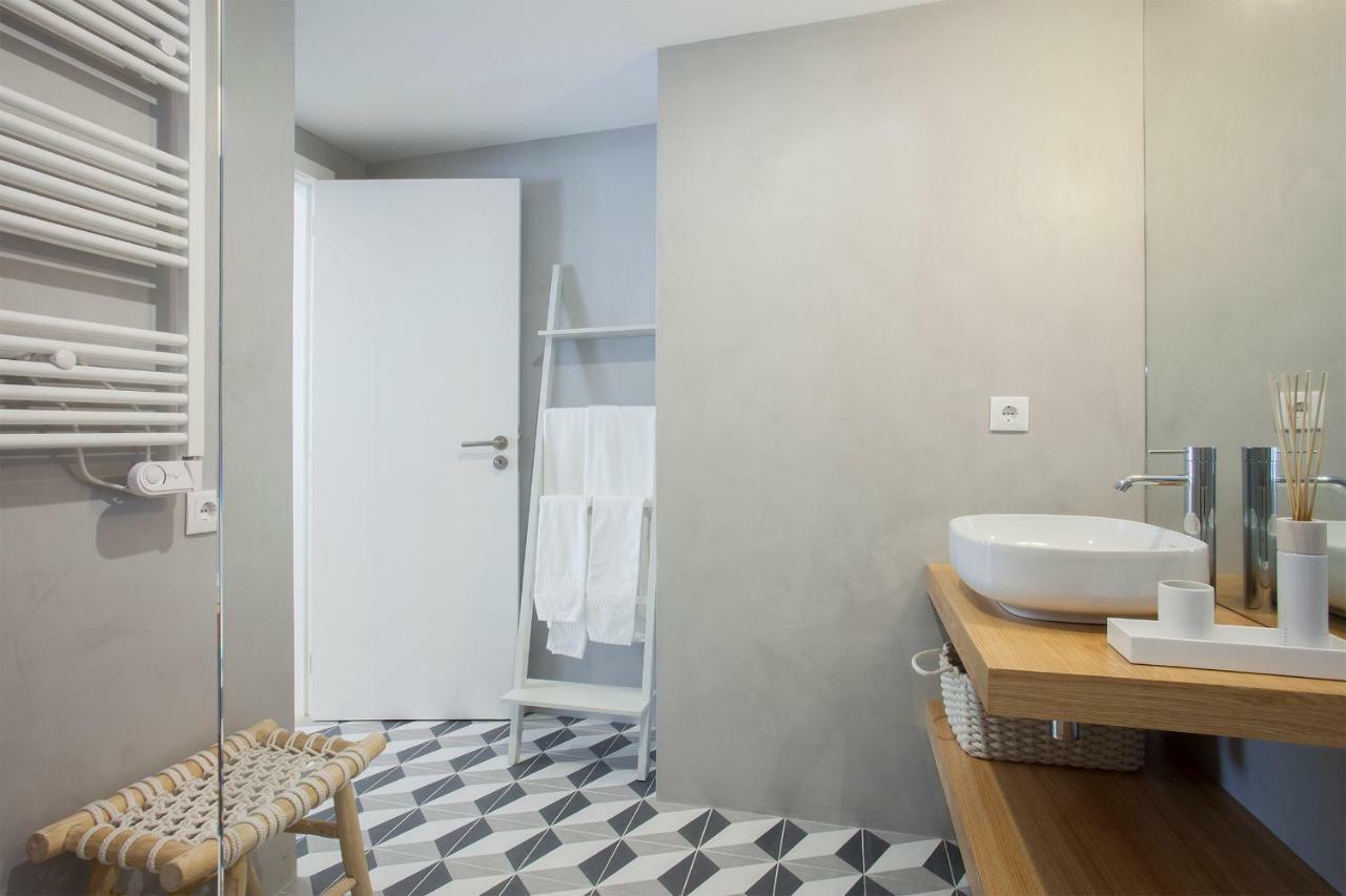 Liiiving In | Downtown Luxury * Porto